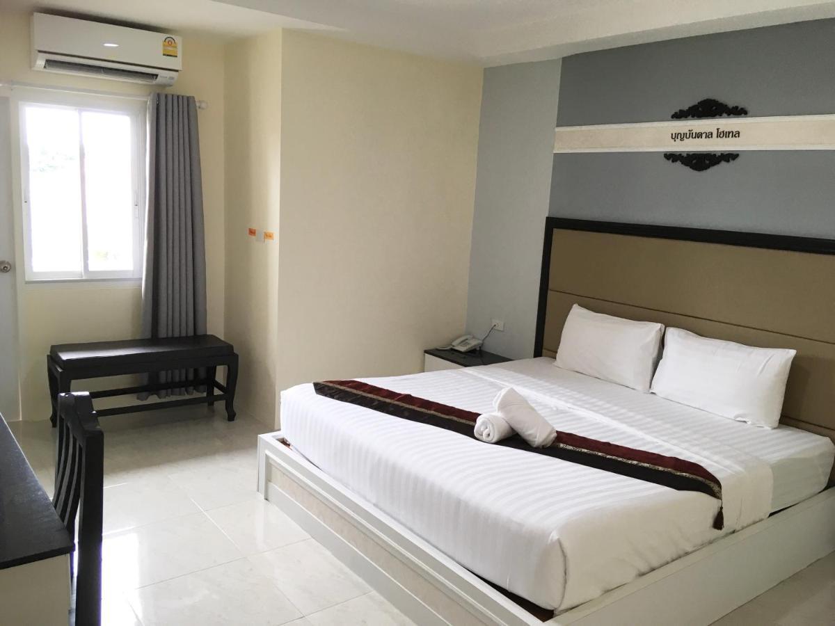 Boonbundal Hotel Roi Et Exterior foto