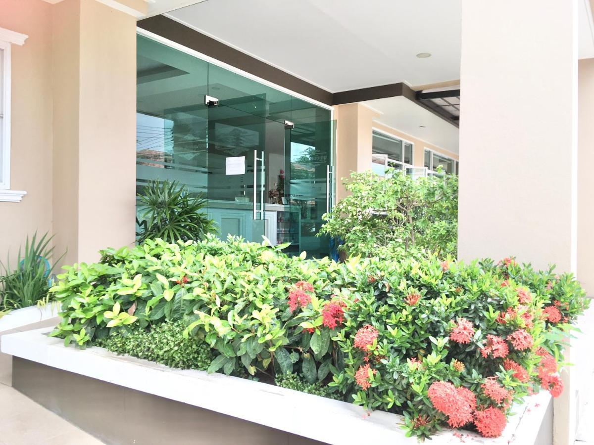 Boonbundal Hotel Roi Et Exterior foto
