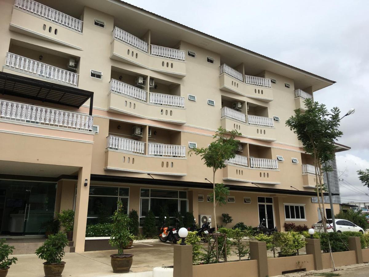 Boonbundal Hotel Roi Et Exterior foto