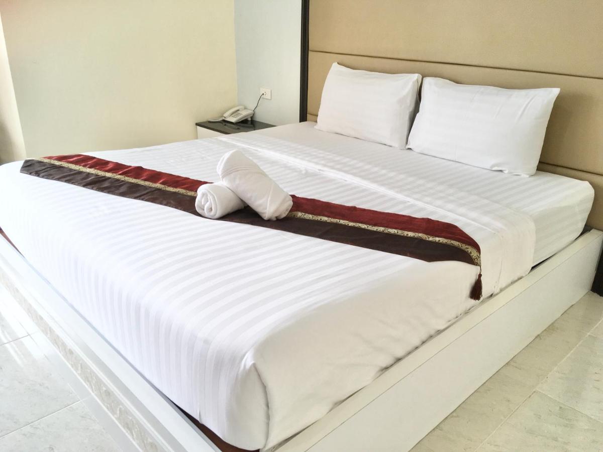 Boonbundal Hotel Roi Et Exterior foto