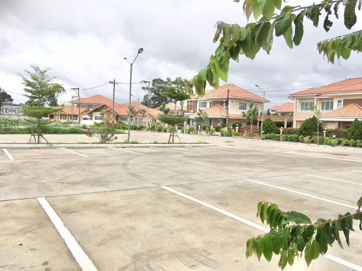 Boonbundal Hotel Roi Et Exterior foto