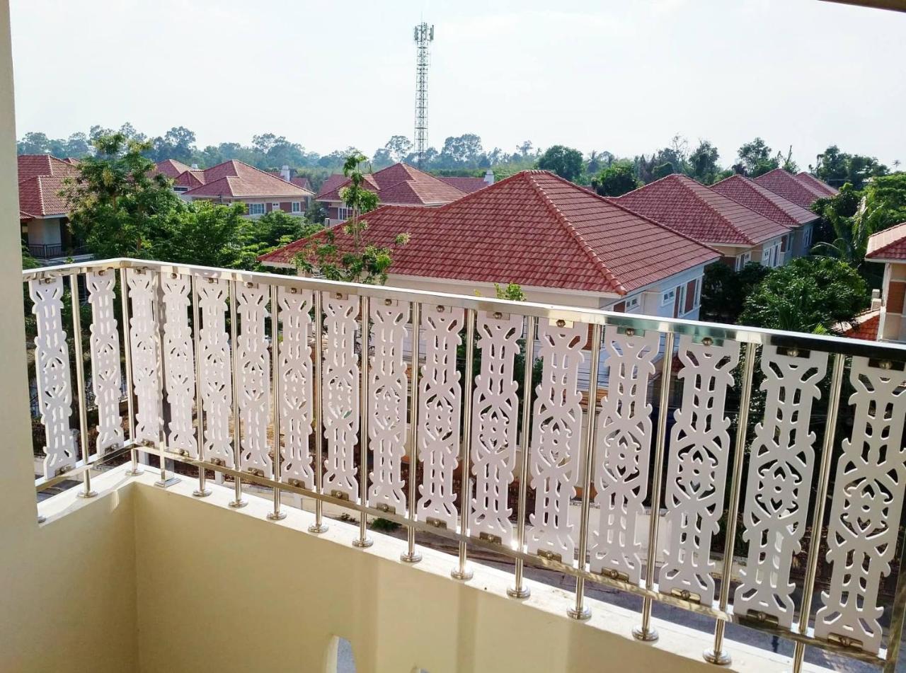 Boonbundal Hotel Roi Et Exterior foto